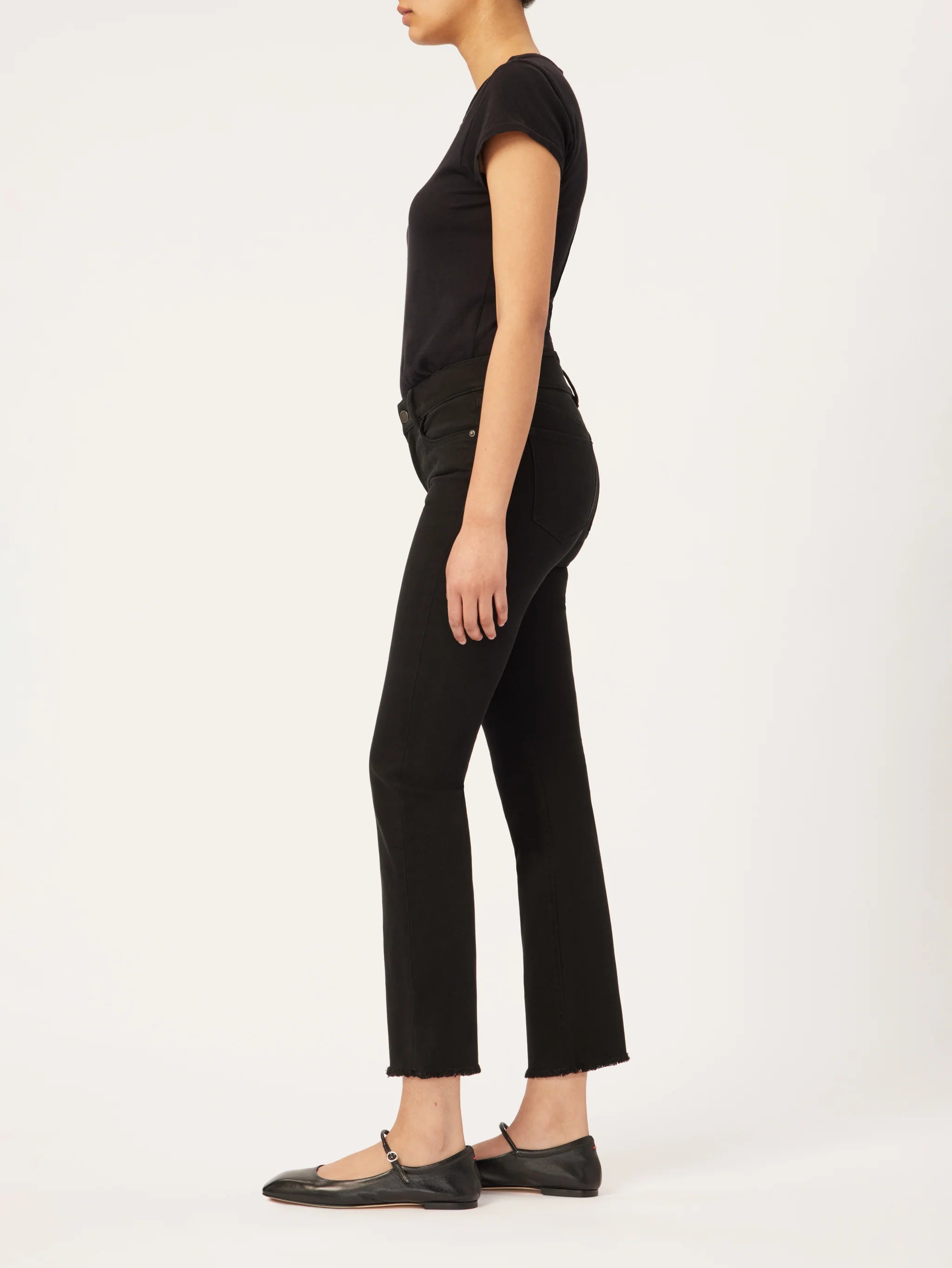 mara straight: mid rise ankle black peached raw